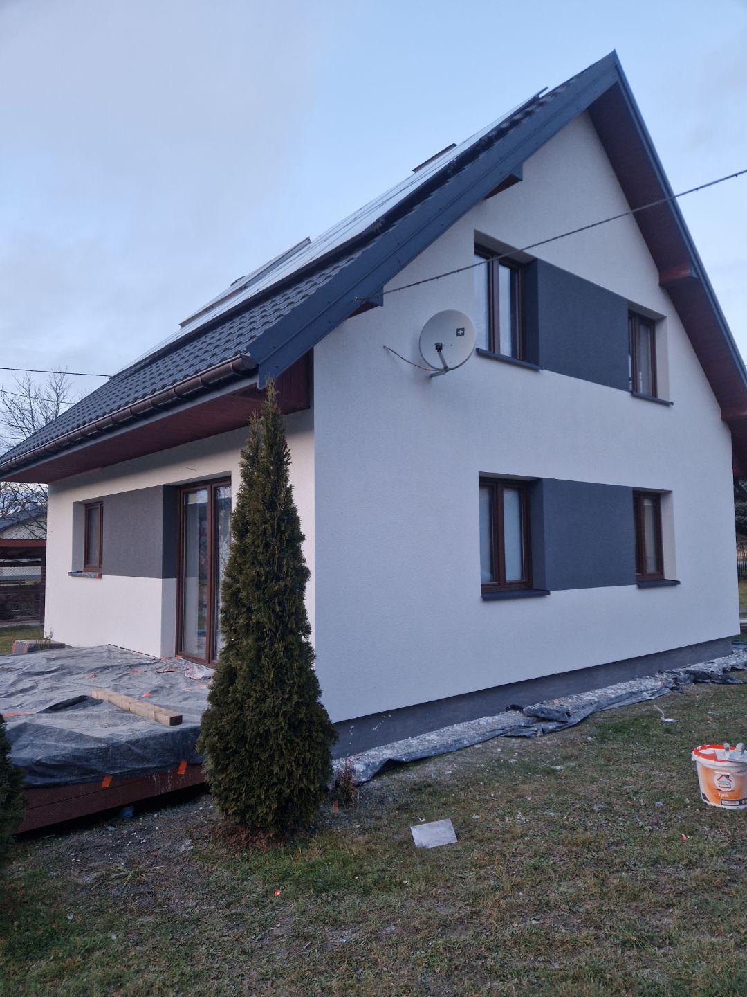 Dom Jednorodzinny — Ocieplenie i Tynkowanie Elewacji