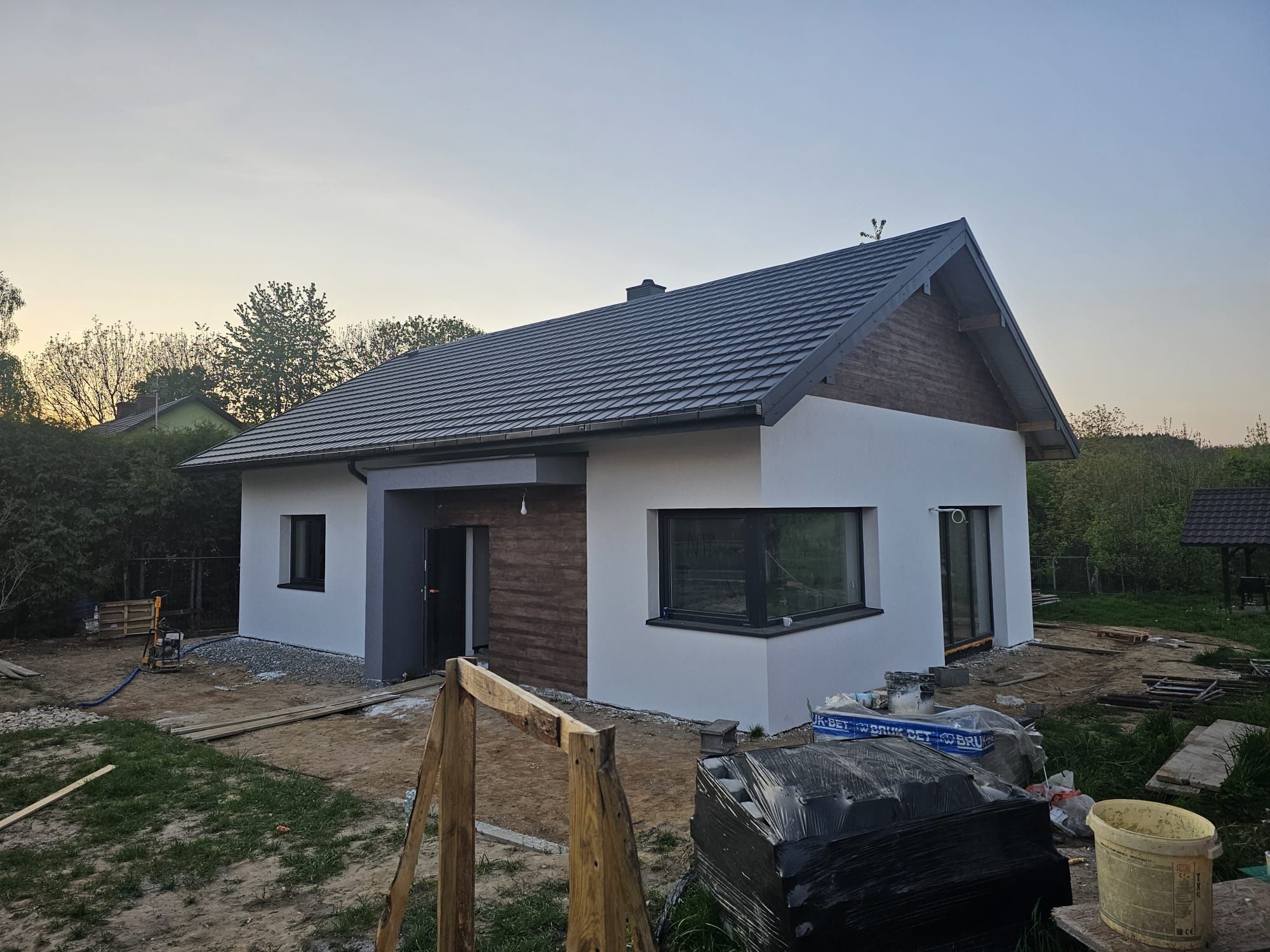 Dom Parterowy z Drewnem